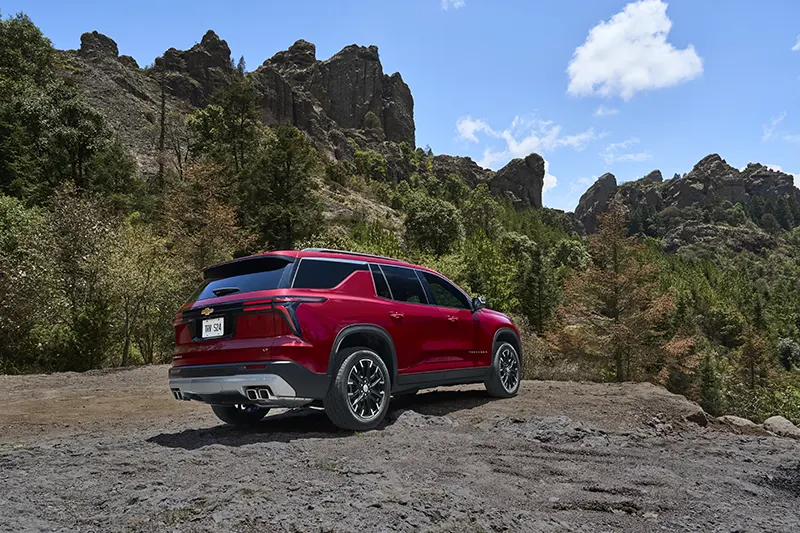 Traverse-3_4-trasera