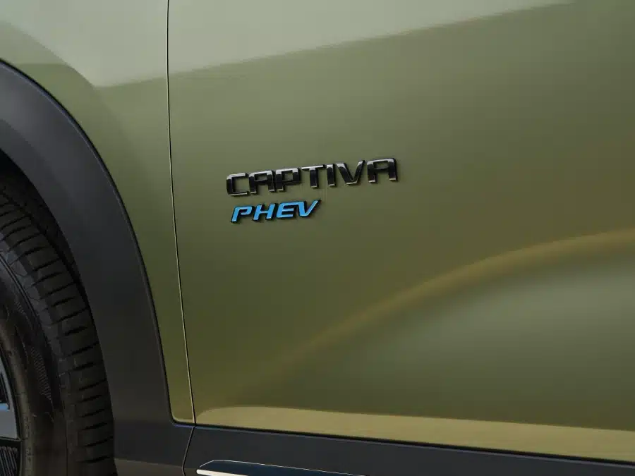 MY26_CaptivaPHEV_Logo